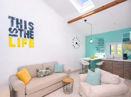 Tamburika colorful apartment in rustica area