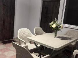 Roman's guest house in Garni, hotel in Garni