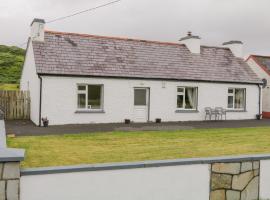 Maghera Caves Cottage, holiday home in Ardara