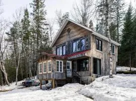 Charming Cottage In a Peaceful Forest & Calm River