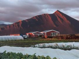 Rustic Farmhouse - Narfasel, feriebolig i Akranes