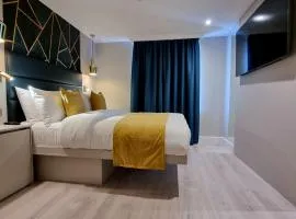 NOX Kensington Gardens