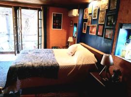 LA ESTANCIA HOSTEL COLONIA, guest house in Colonia del Sacramento