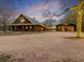 Shady Lane Lodge: Hot-Tub and Game Room Wheelchair Access
