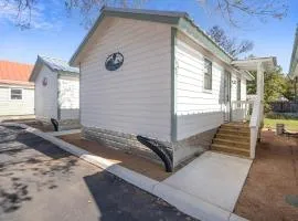 Charming Casita Right on Main St