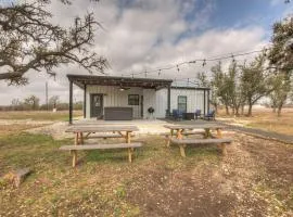 Hill Country-Fire Pit & Hot Tub!