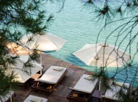 Sirene Blue Luxury Beach Resort, hotel di Poros