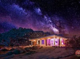 Stars on the Rocks - Pool, HotTub, FirePit, Boulders!