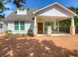 Stunning Home with Hot Tub - Walk to Main