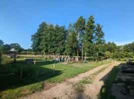 Gite camping à la ferme, holiday rental sa Saint-Thurien