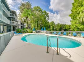 Dunnellon Studio with Community Pool!, hotel in Dunnellon