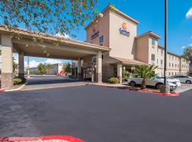 Comfort Inn & Suites Las Vegas - Nellis, hotel v blízkosti zaujímavosti Nellis Air Force Base (Las Vegas)