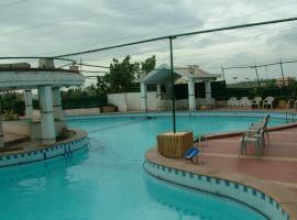 VIP'S CLUB, hotel with pools in Raipur