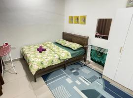 Homestay Azirah-musleem preferred, жилье для отдыха в городе Пекан