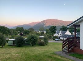 Ash, Birch and Rowan Cabins, hotel em Onich