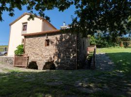 Casa rural completa Río Sarela, casa di campagna a Santiago de Compostela