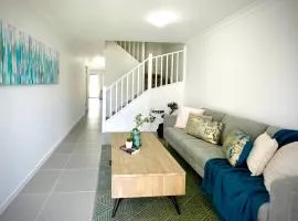 Adorable Modern 4 Br House WiFi & Parking
