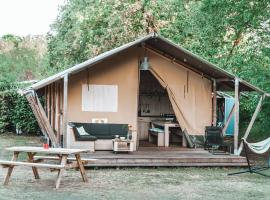 Viesnīca Glamping Holten luxe safaritent 1 pilsētā Holtena