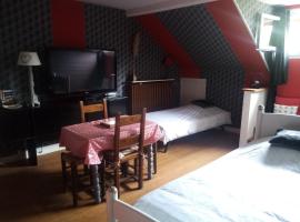 PETIT APPARTEMENT 30M2, 1 chambre lit double et salon 2 lits simples, 3 à 4 pers, hotel en Neuilly