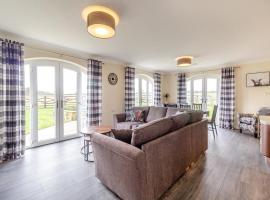 Haystax Holiday Lodges, hotel with parking in Knitsley