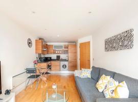 Cozy Apt Near Central Leeds, apartment in Hunslet