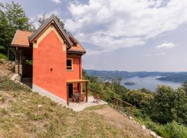 Casa Belvedere Egro - tiny house, вілла у місті Cesara