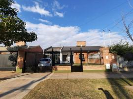 CASA por temporada en Yerba Buena/Tucumán, hotel en Yerba Buena