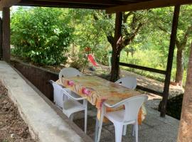 Relax vicino al fiume: Pavullo nel Frignano'da bir otoparklı otel