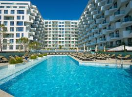 Anomis Infinity Pool & SPA Resort Sea-View, resort in Mamaia Nord