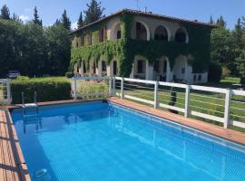 Villa Albertina: Montespertoli'de bir havuzlu otel