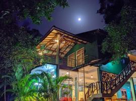 Choona Lodge 'view of sigiriya & pidurangala with sunrise', hotell Sigiriyas