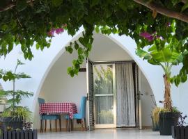 Luxuriant Houses Kyrenia: Girne'de bir otel