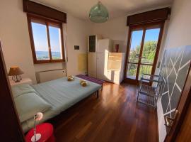 Un Tetto Sulle Nuvole by SMART-HOME, apartament din Tagliolo Monferrato