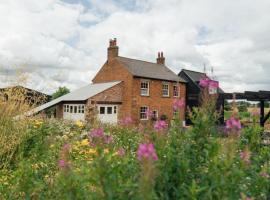 Beautiful Countryside Farmhouse, orlofshús/-íbúð í Sutton Bonington