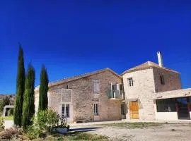 Superbe 2 pièces très confortables meublé 50 m2 terrasse, parking privé, jardin, Pont du Gard 10mn #6
