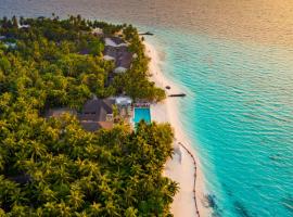 Fiyavalhu Resort Maldives, hotel in Mandhoo