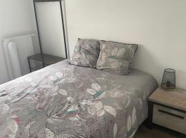 Chambre double privée, δωμάτιο σε οικογενειακή κατοικία στο Annemasse