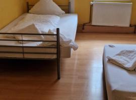 Zimmer mit eigenem Bad, hostal o pensión en Kaiserslautern