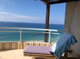 SeaView, 4br beachfront penthouse, hotel en Netanya