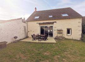 Logement très spacieux, ξενοδοχείο σε Thevet-Saint-Julien