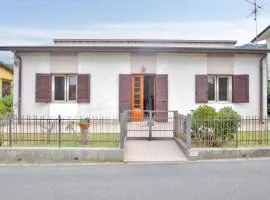 Nice Home In Piano Di Mommio With 2 Bedrooms