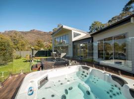 Heath House Luxury Halls Gap Accommodation, khách sạn có bồn tắm nóng ở Halls Gap