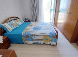 Fotis beach apartment at Komi: Kómi'de bir tatil evi