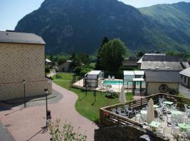 Appartement avec piscine en Vallée d’Ossau, מלון בBielle