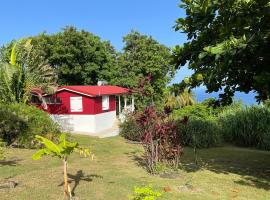 Pašapkalpošanās viesnīca Grand bungalow avec piscine et vue mer pilsētā Bujante