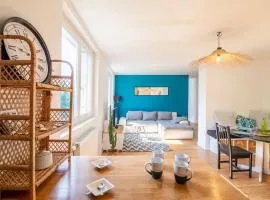 Grand salon, 2 chambres en centre-ville
