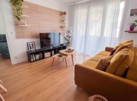 Le nid d'or lumineux, Clamart, Paris, accommodation in Clamart