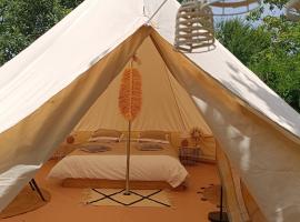 Tente mongole " ô Rêves Atypiques": Boucé şehrinde bir çadırlı kamp alanı