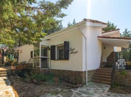 Casa Rural Los Olivos de Robledo de Chavela, מלון בLa Estación