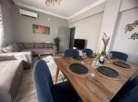 300 meters to Konyaaltı beach 2+1 large and spacious apartment